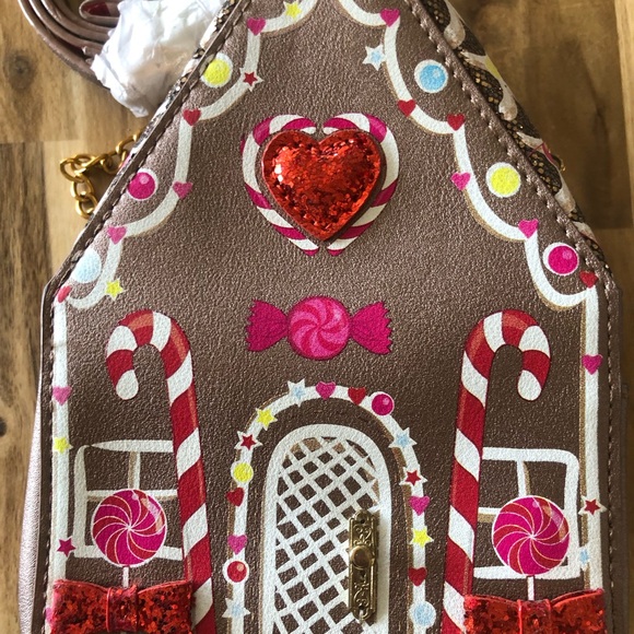 Betsey Johnson Kitsch gingerbread house Christmas Crossbody Bag new without tag - Picture 2 of 10